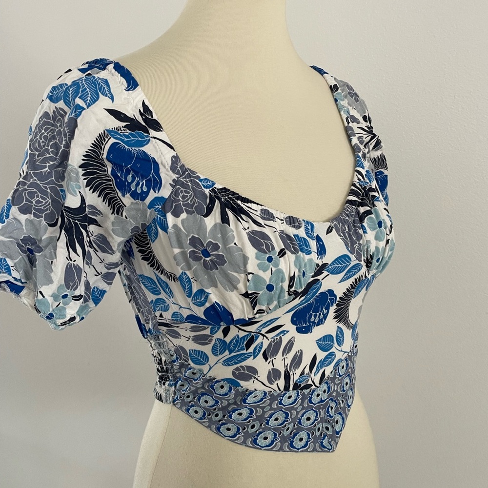 Japna Floral Blouse in Blue and White Size XS - Picture 6 of 9